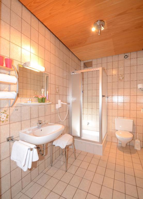 Gasthof Zur Post Hotel Und Parkplatz فوهنشتراوس الغرفة الصورة