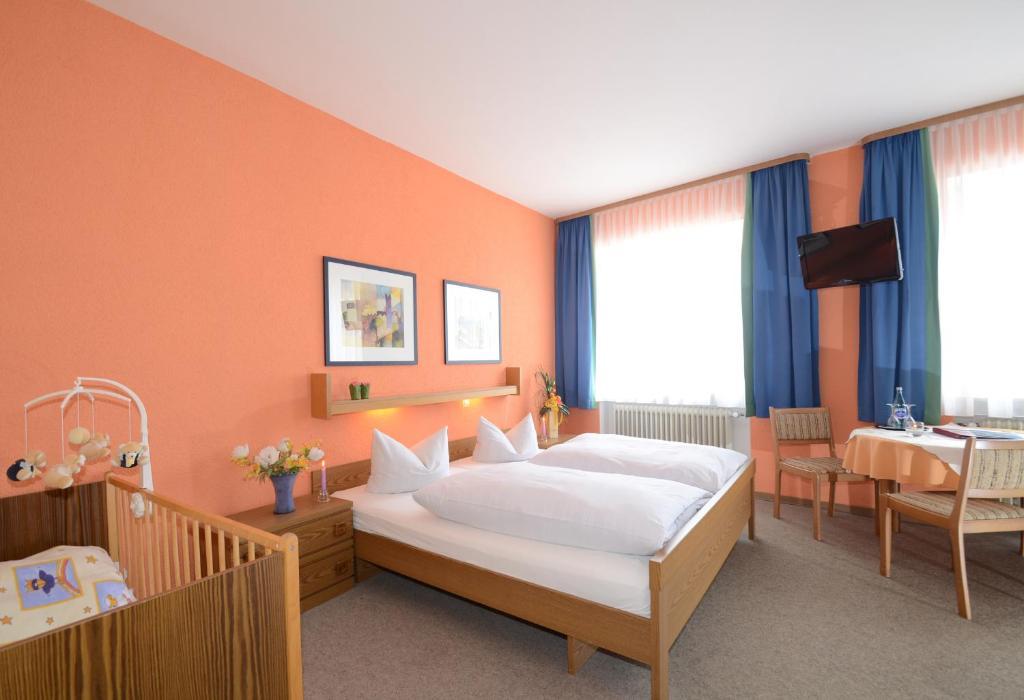 Gasthof Zur Post Hotel Und Parkplatz فوهنشتراوس الغرفة الصورة