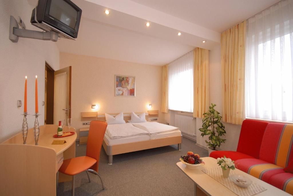 Gasthof Zur Post Hotel Und Parkplatz فوهنشتراوس الغرفة الصورة
